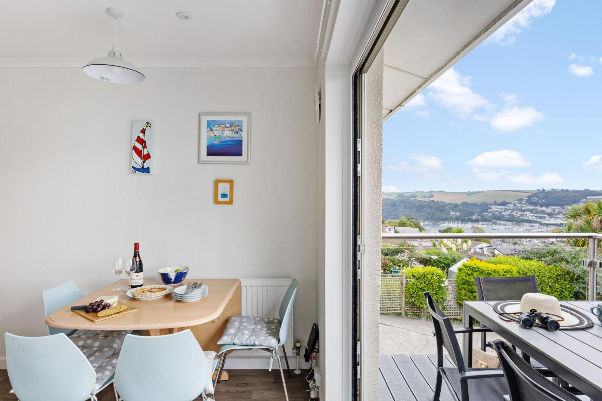15 Churchfields - Bungalow With Estuary Views And Parking Dartmouth Exterior photo
